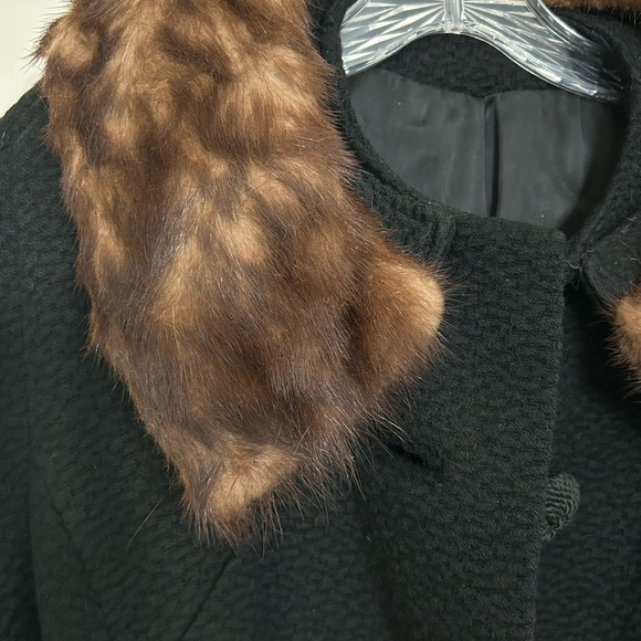 Very Vintage AMAZING  Wool/fur ladies coat A MUST SEE !! - Picture 7 of 14